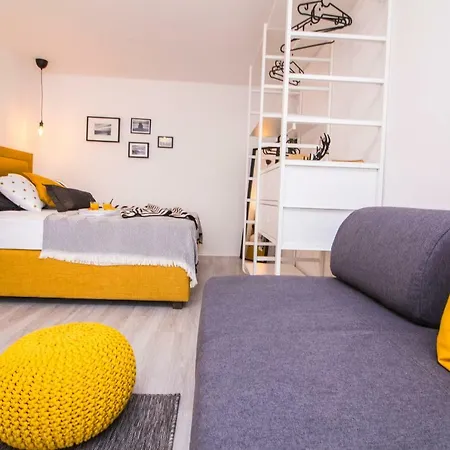 Art Studio Kata Apartment *